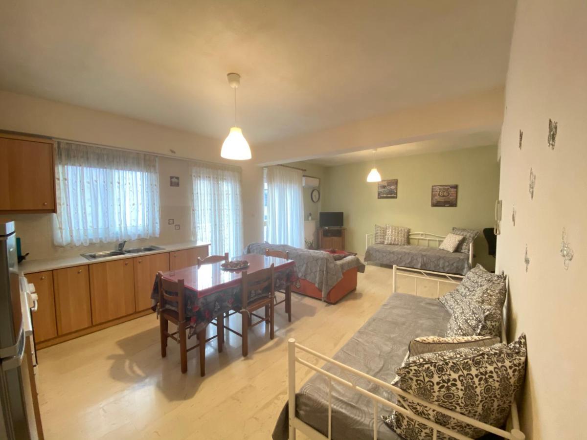 Διαμέρισμα 65 Τμ Στην Καρδιά Της Πόλης Tripoli Exteriör bild